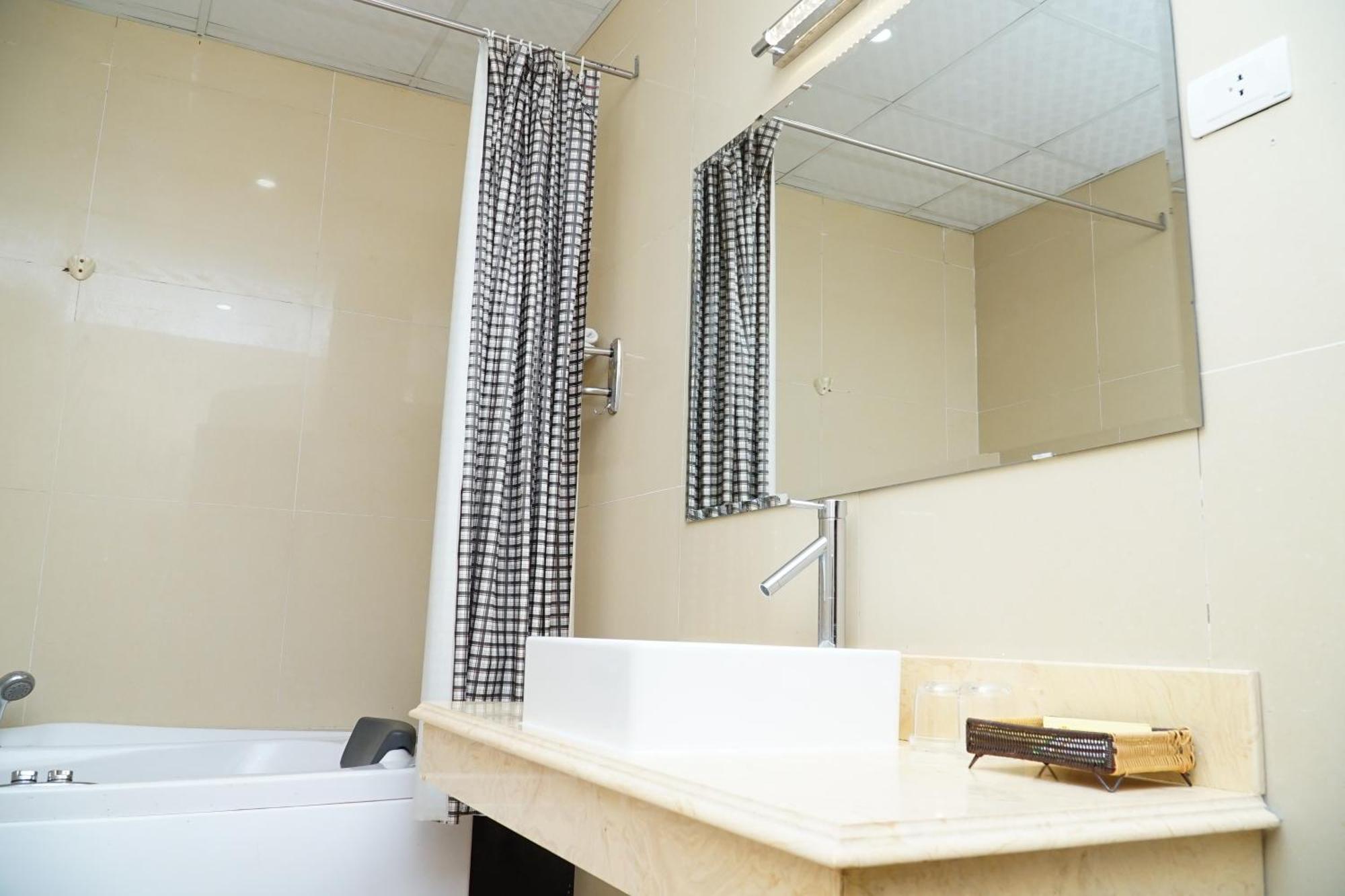 Khach San Huu Nghi Hotel Vinh Ngoại thất bức ảnh